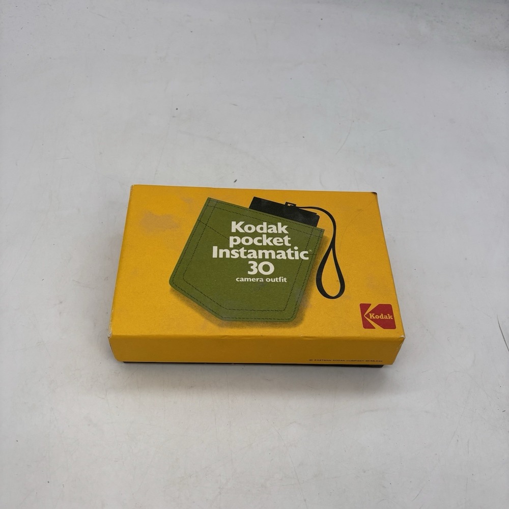 Vintage KODAK Pocket Instamatic 30 Film Camera W/ Flash Extender In Original Box